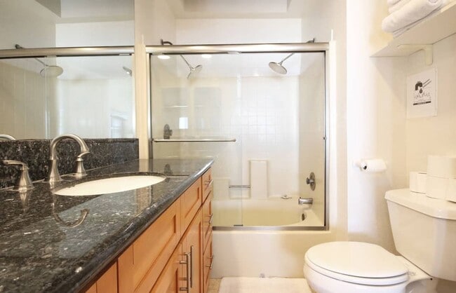 Building Photo - Amazing Townhouse in front of the beach and the ses. Gustavo Lopez AMSI