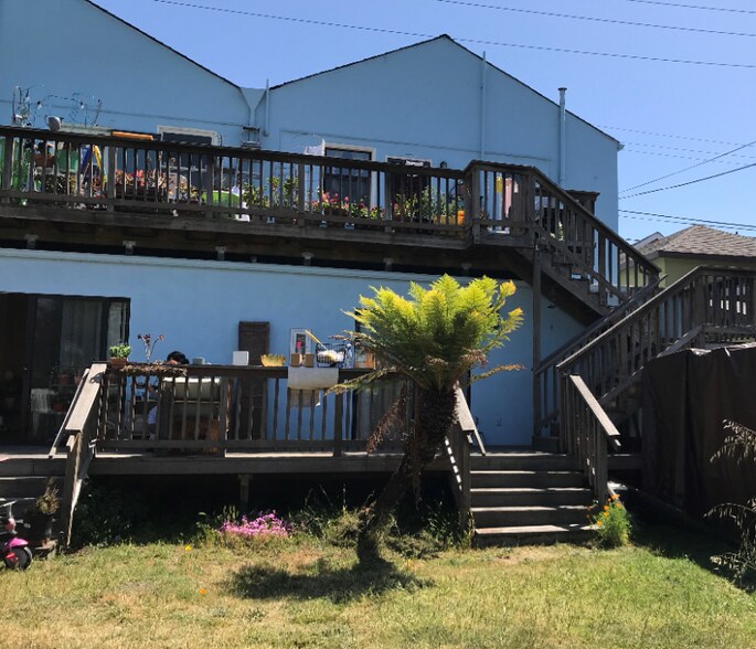 Building Photo - 215 Pacific Ave