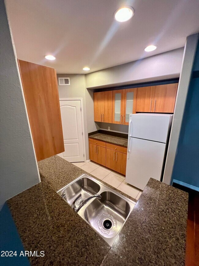 Building Photo - 6900 E Princess Dr