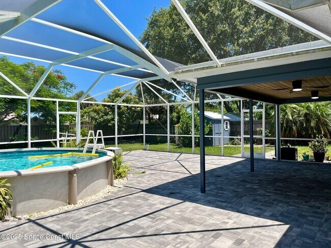 Building Photo - 3463 Mazur Dr