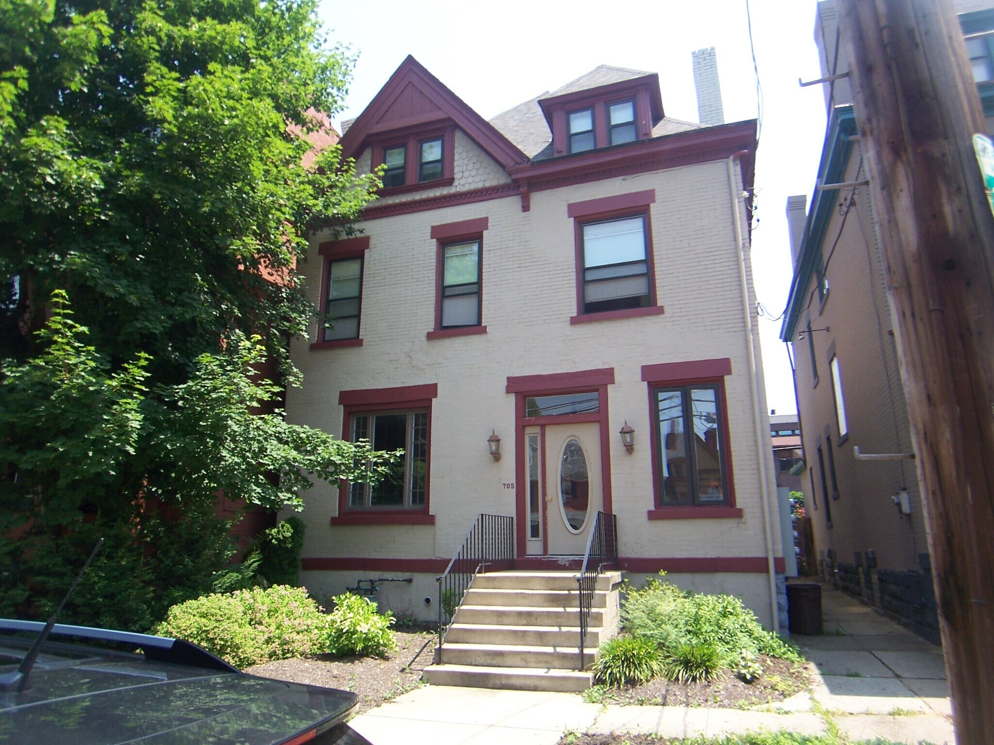 Building Photo - 705 S Aiken Ave