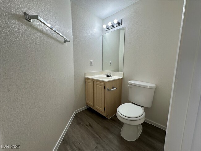 Building Photo - 1634 Coyote Run Dr