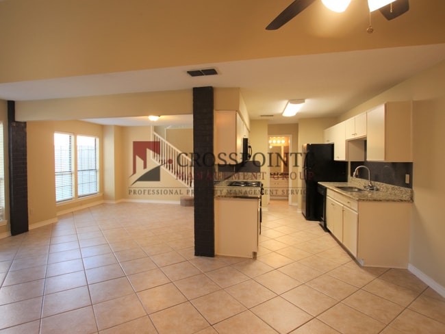 Building Photo - 2 Bedroom 2.5 Bath Townhome, Tyler TX!