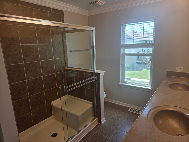 Building Photo - 3419 Bradbury Cir