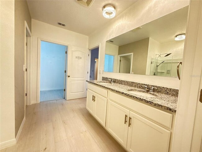 Building Photo - 2731 House Finch Rd