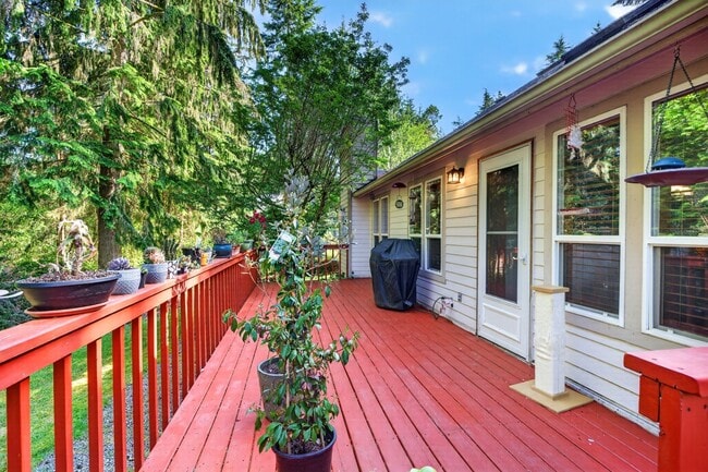 Building Photo - Coastal Elegance Near Sunrise Beach: Luxury 3BR/2.5BA Gig Harbor Home