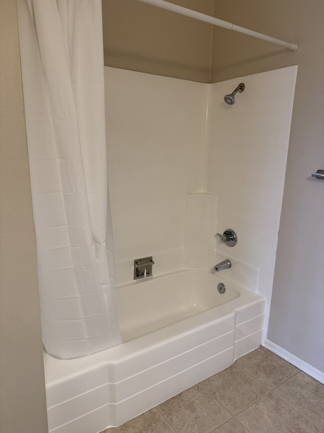 Building Photo - 183 Southampton Way