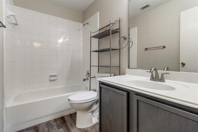 Building Photo - 1721 Southridge Ln