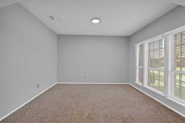 Building Photo - 745 Woodridge Dr