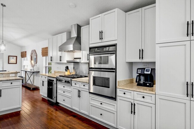 Building Photo - 4639 Paradise Isles