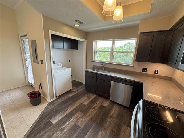 Building Photo - 2736 Silver Creek Dr