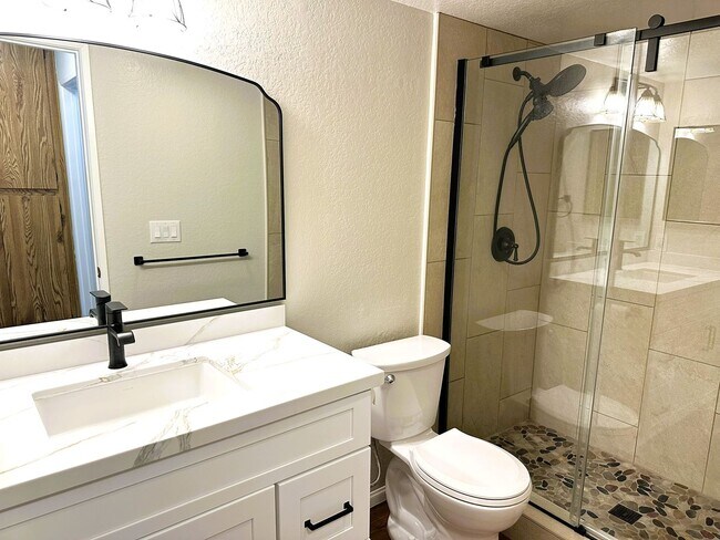 Building Photo - Fully Remodeled Second Story Condo with La...