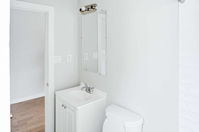 Building Photo - Studio Apartment for Rent- Prime West Philadelphia Location!