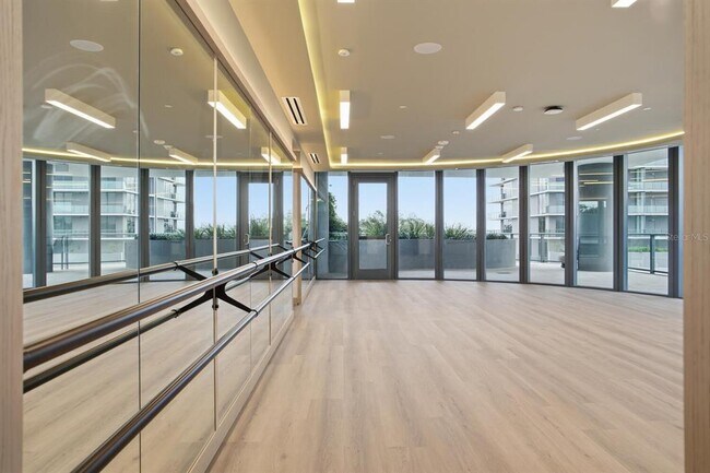 Building Photo - 3015 S Ysabella Ave