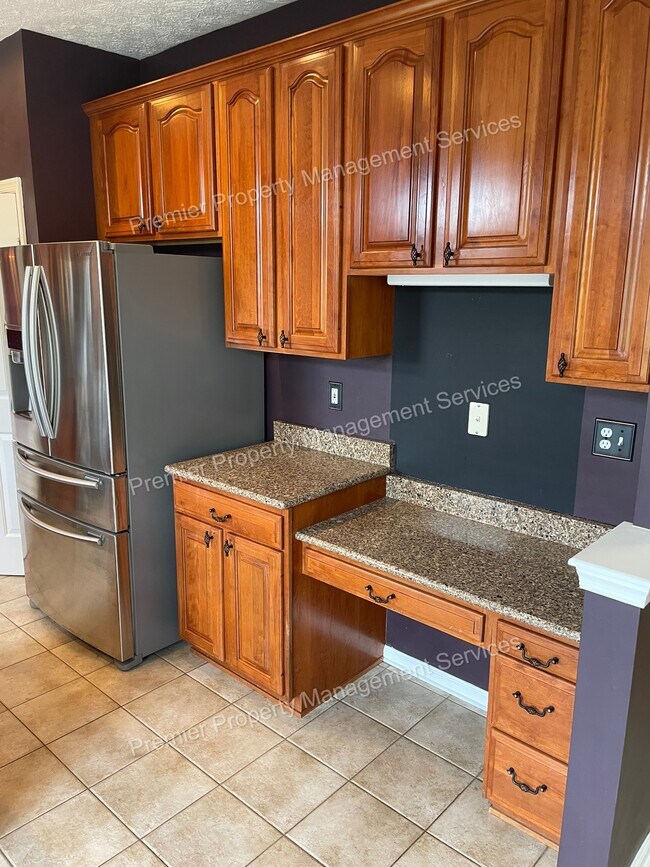 Building Photo - 709 Williamsburg Ct