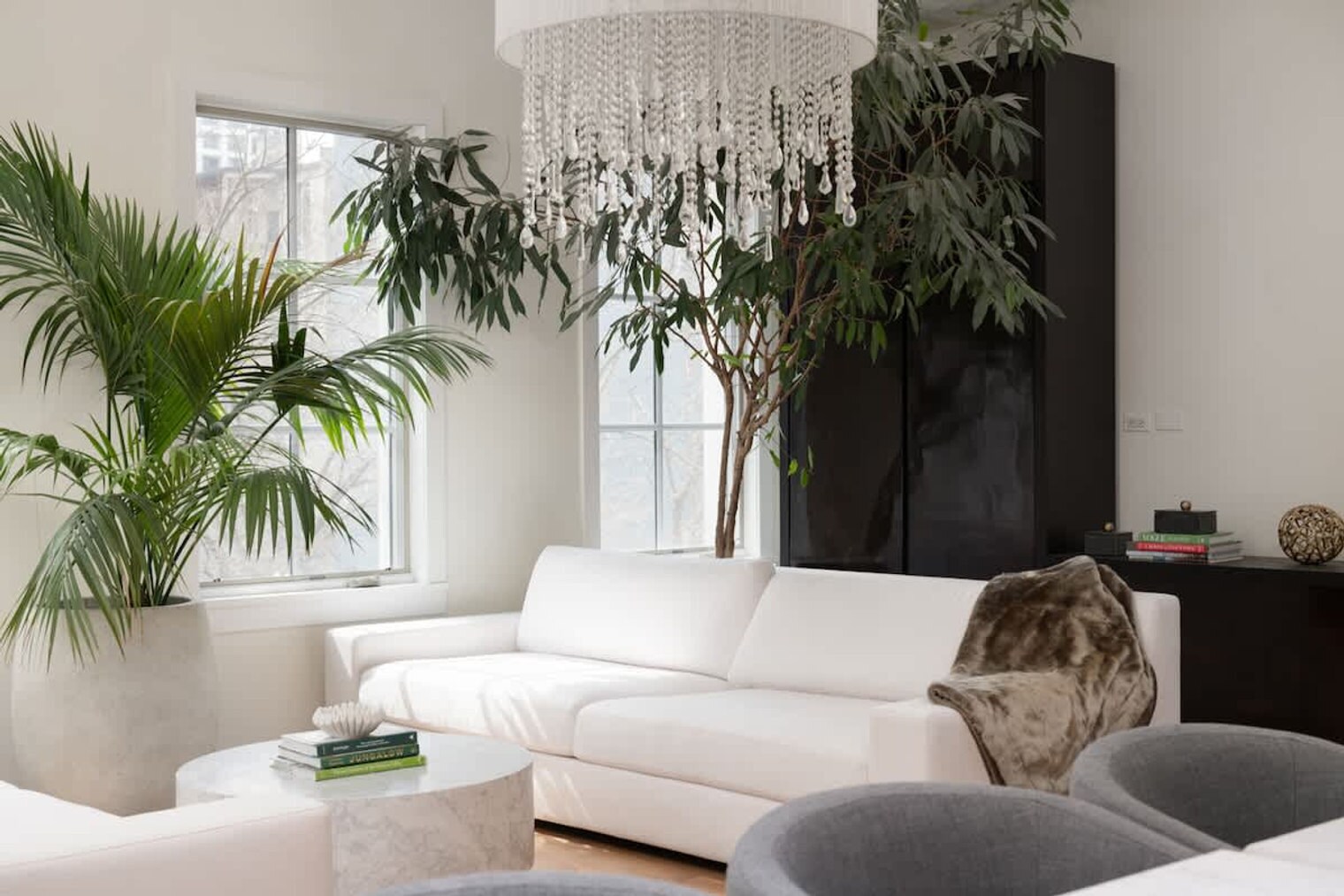 Building Photo - 22 E Elm St