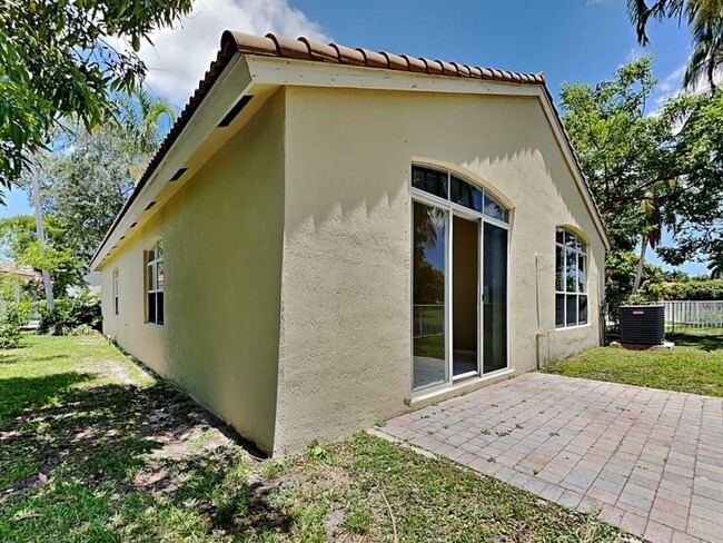 Building Photo - 7610 NW 20th Dr