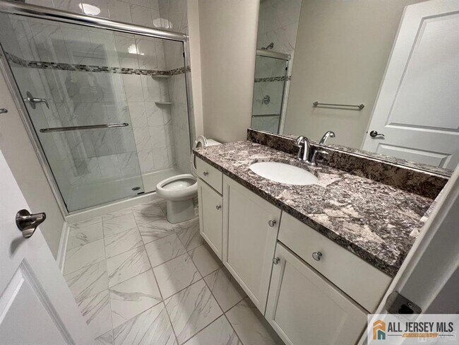 Building Photo - 706 Greenland Square