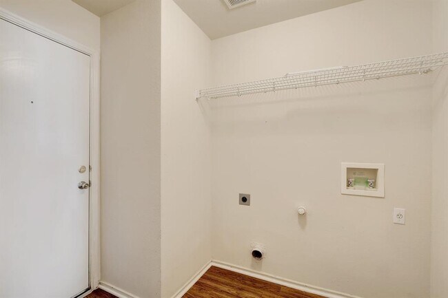 Building Photo - 361 Carriage Way