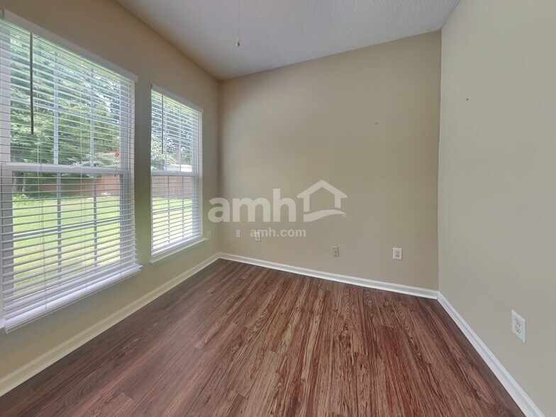 Building Photo - 3 Karsten Creek Dr