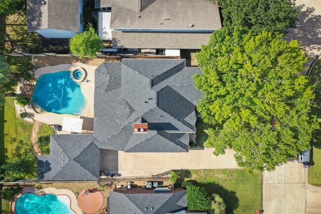 Building Photo - 14311 Islandwoods Dr