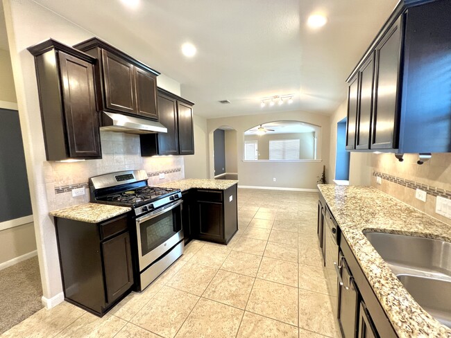 Building Photo - 18001 Moreto Loop