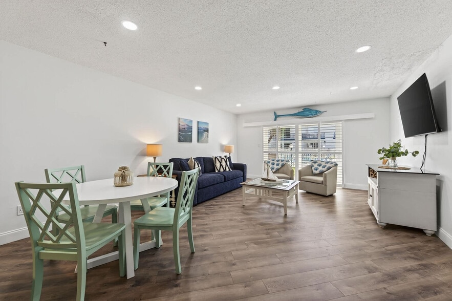 Building Photo - 2750 Ocean Shore Blvd