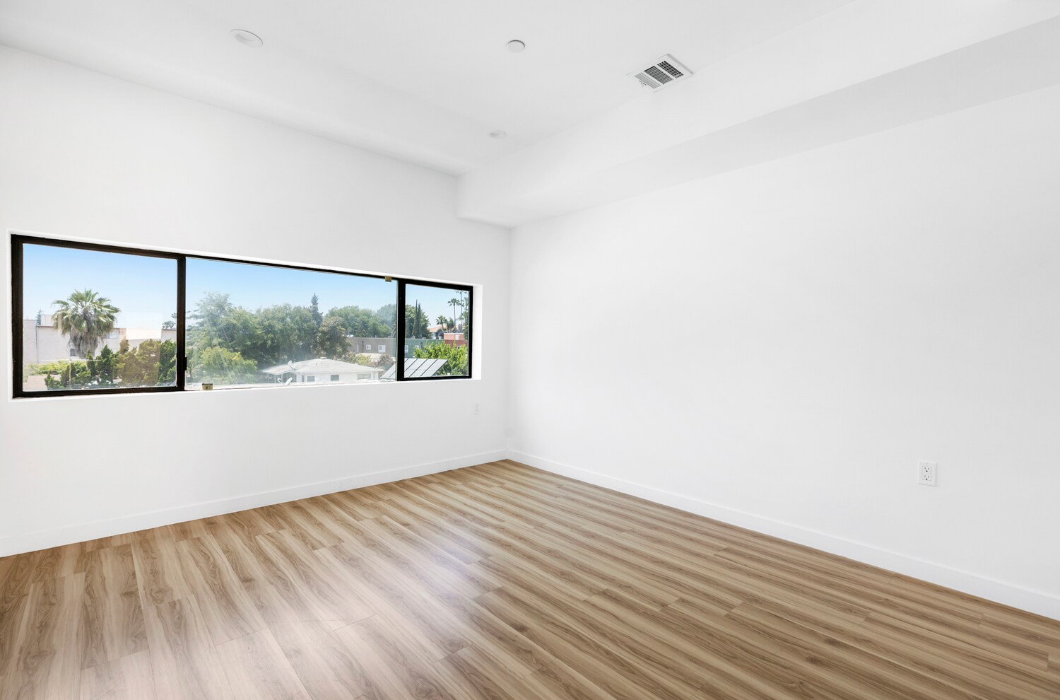 Building Photo - 10839 Kling St