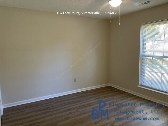 Building Photo - Remodeled Home - New LVP Flooring, Paint, ...