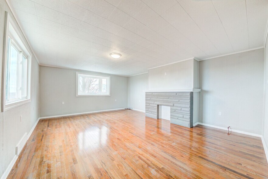 Building Photo - 5 Renwick St