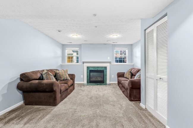 Building Photo - 8211 Water Lily Way