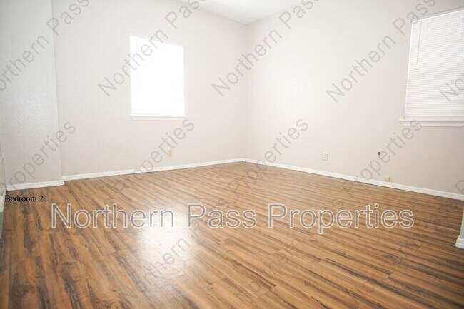 Building Photo - 3403 Pershing Dr