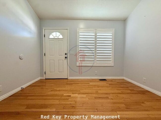 Building Photo - 474 E 1370 N