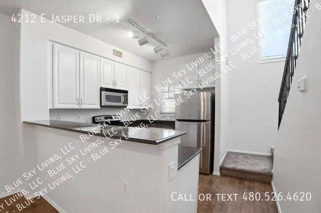Building Photo - 4212 E Jasper Dr