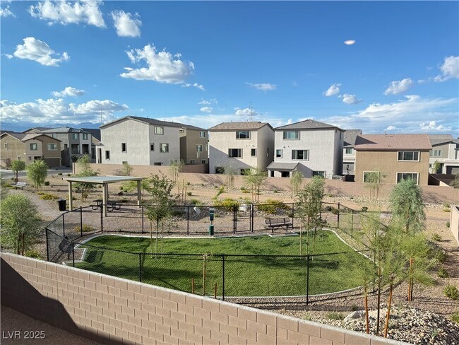 Building Photo - 7516 Castlegreen Ave