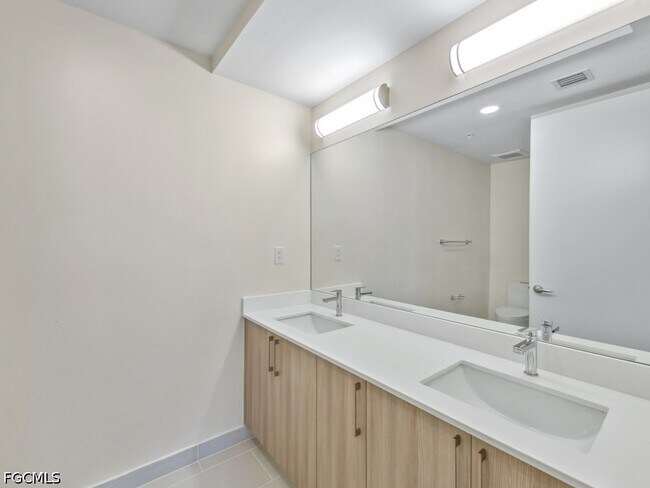Building Photo - 26589 Rosewood Pointe Dr