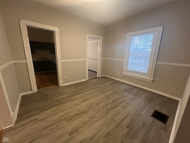 Building Photo - 2509 E 10th St