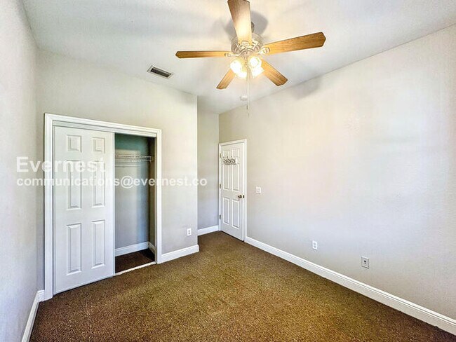 Building Photo - 3 Bed, 2.5 Bath Home with 2-Car Garage and In-Unit Laundry | Water Included!