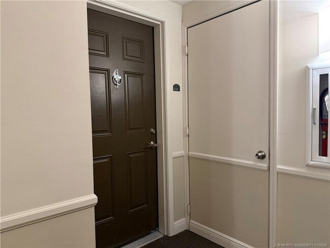 Building Photo - 610 Clematis St