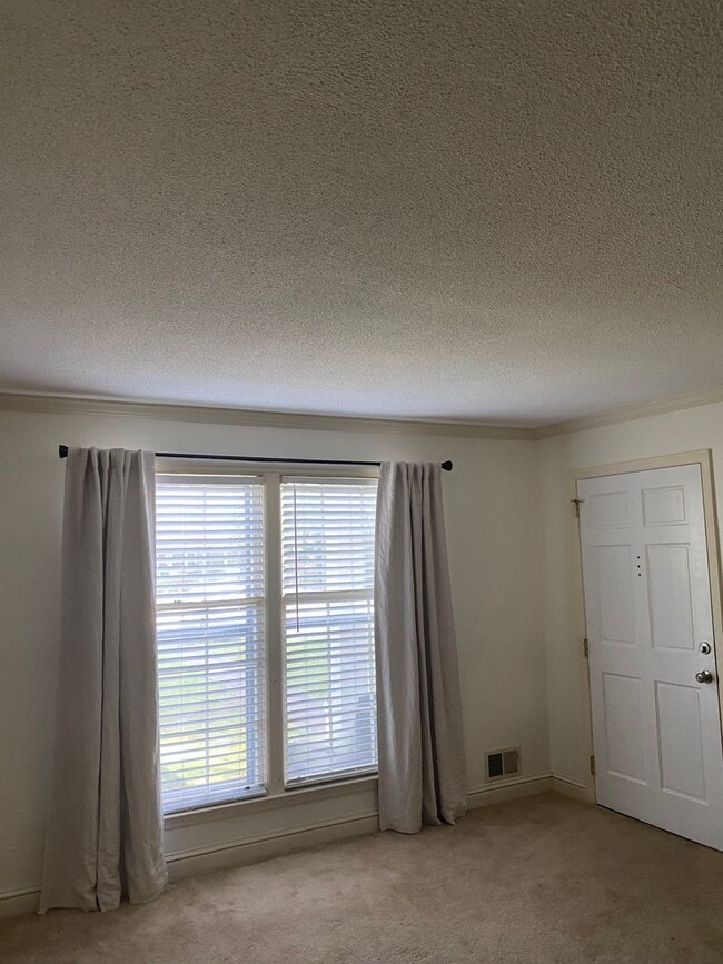 Building Photo - 2bd/1ba Condo Located  in Forest Acres