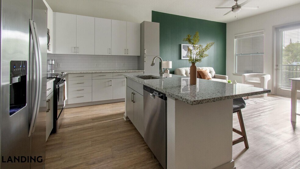 Building Photo - 7311 Baymeadows Way