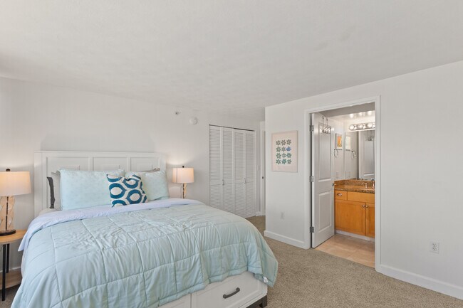 Building Photo - 343 Hobron Ln