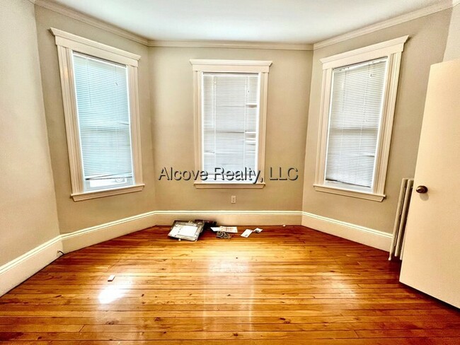 Building Photo - 15 Farragut Ave