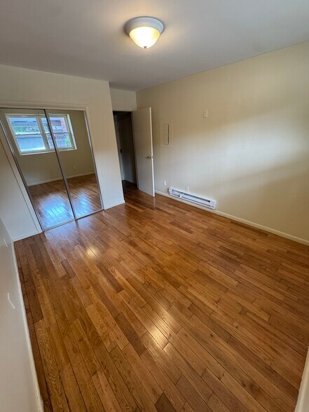 Building Photo - 349 Gorge Rd