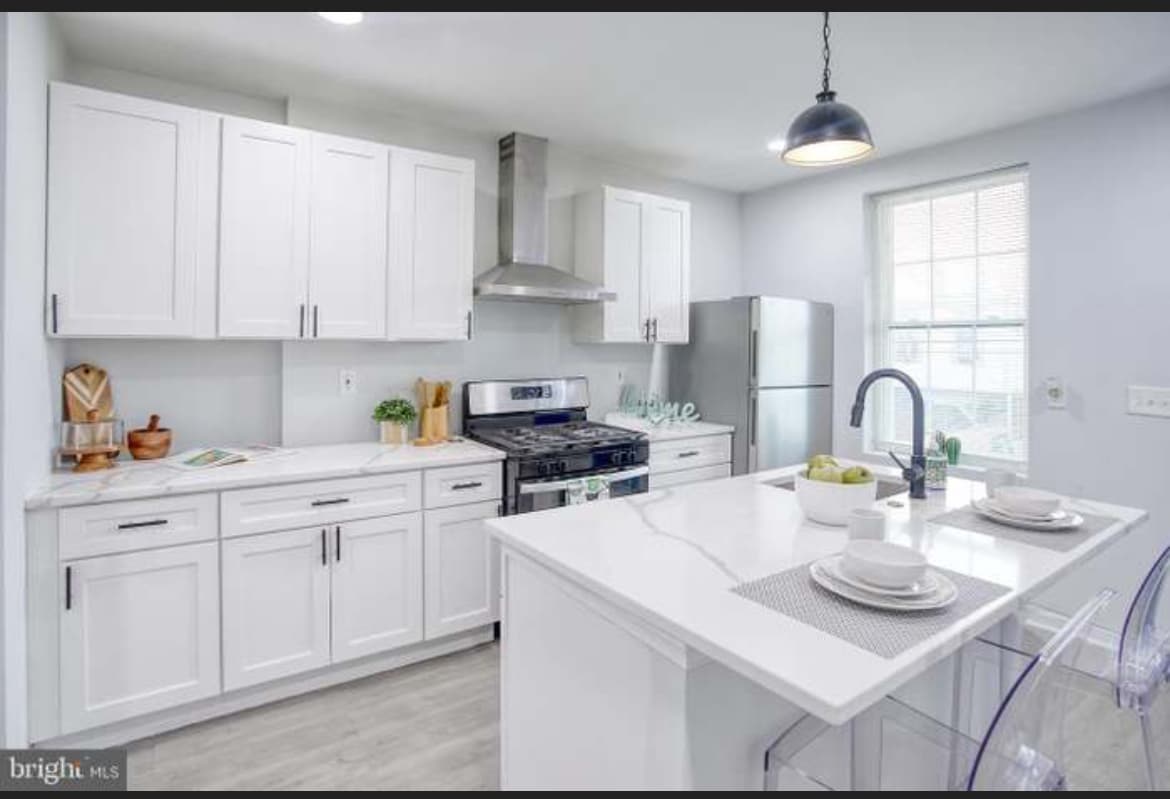 Nice kitchen! - 608 Oldham St