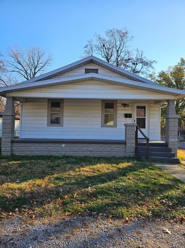 Building Photo - 3 Bed 1 bath house