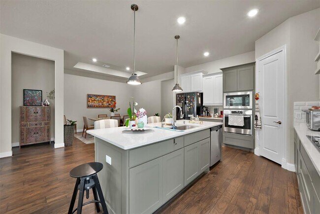 Building Photo - 4205 Grand Oaks Wind
