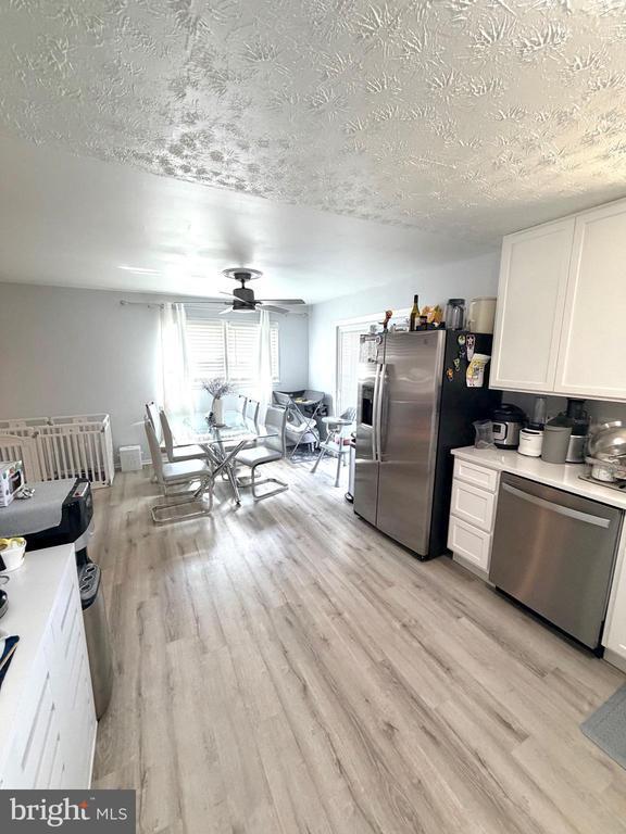 Building Photo - 7410 Dickenson St