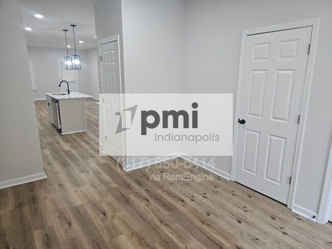 Building Photo - 2826 N Park Ave