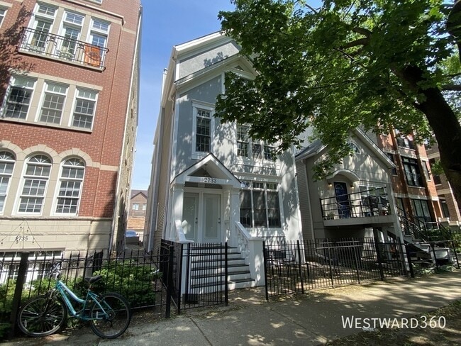Building Photo - 2733 N Wayne Ave
